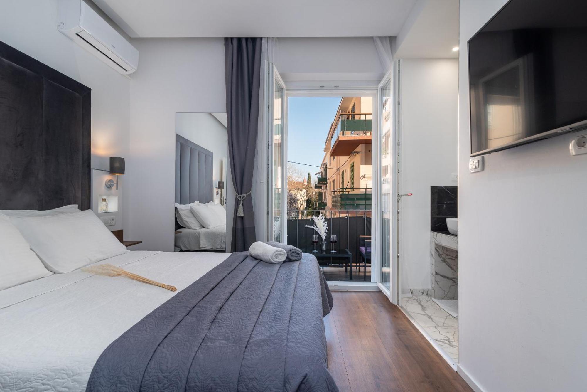 Antares Luxury Rooms 2 Split Exterior photo